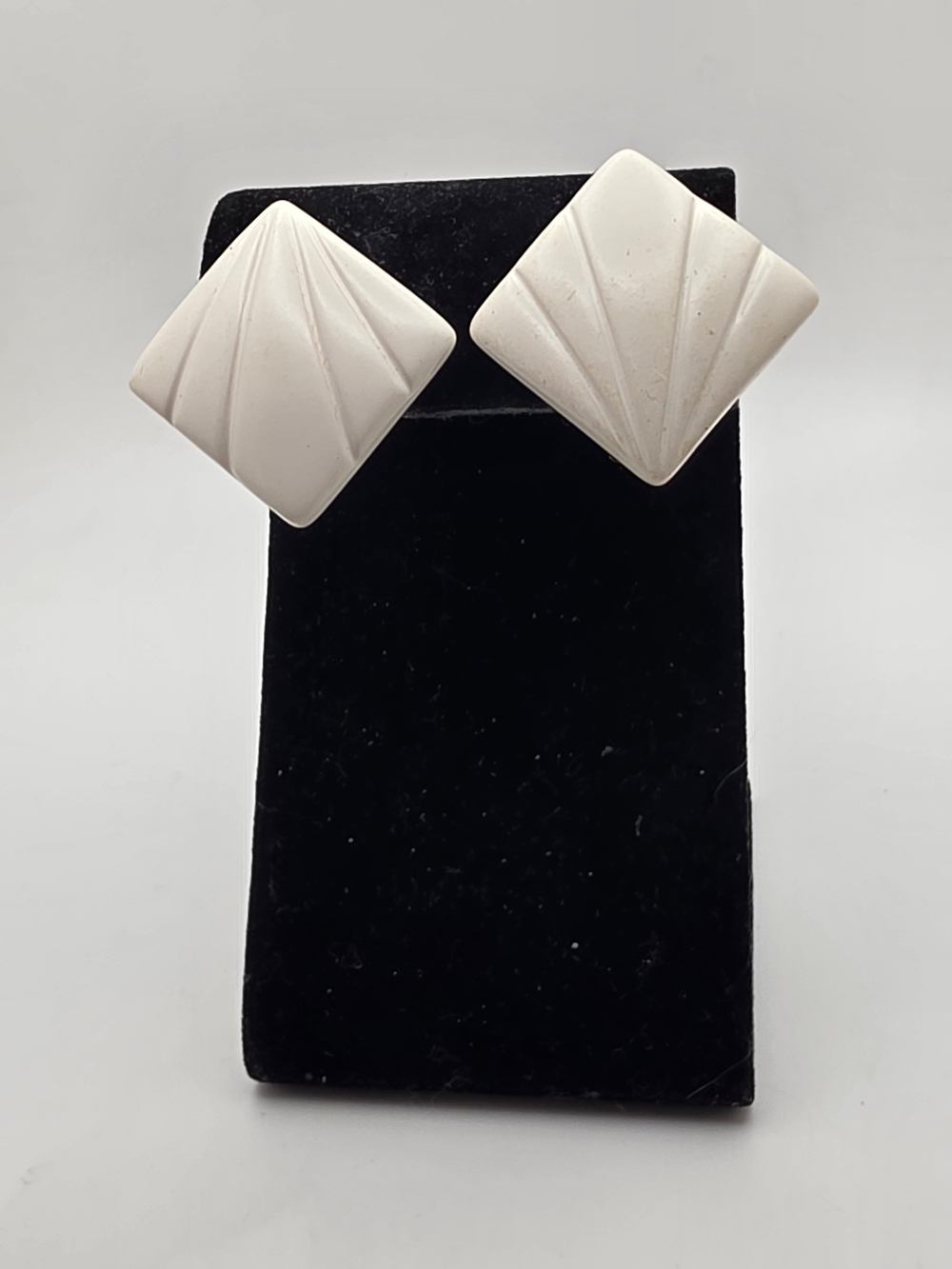 Cream Geometric Fan-Detail Clip Earrings
